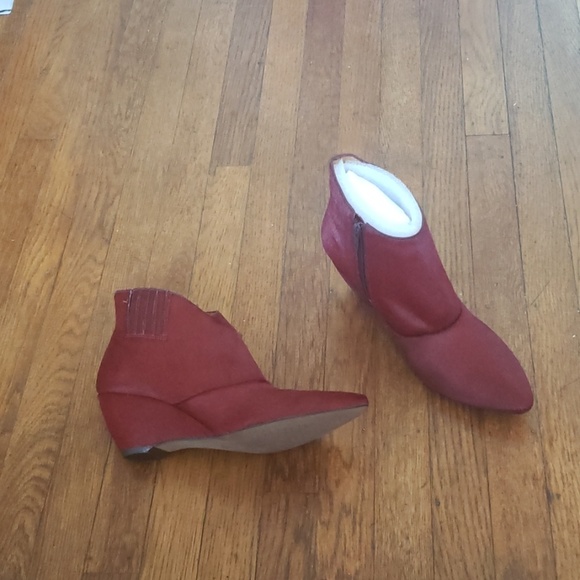 BOOTIES - Picture 3 of 3